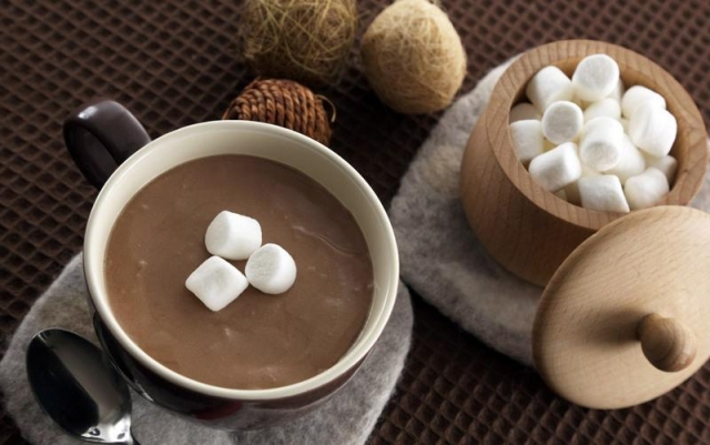 SECANGKIR SUSU COKELAT
